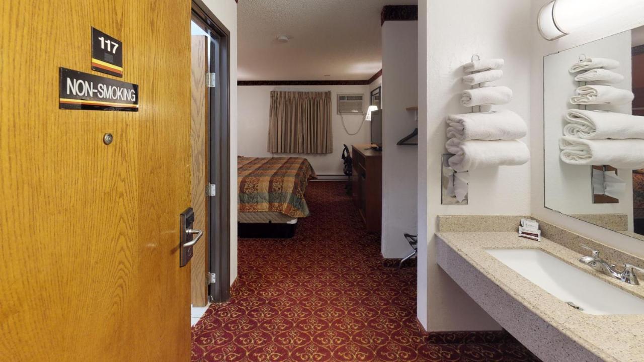 Waconia Inn And Suites エクステリア 写真
